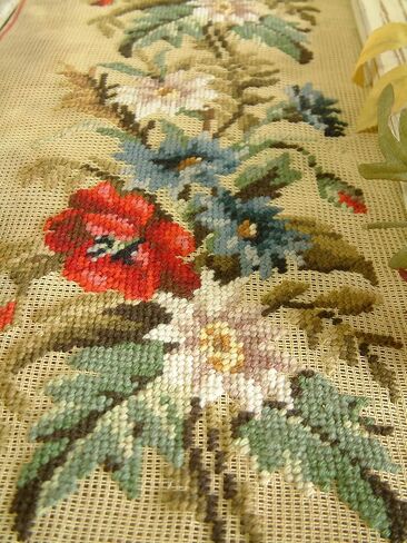 Fine Home Crafts Beautiful Red Blue White Daises Handmade Preworked Needlepoint Canvas in Kuwait