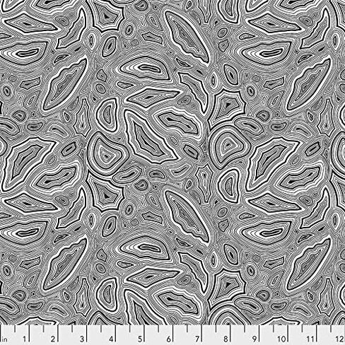 حزمة Linework Fat Quarter (13 قطعة) من Tula Pink لروح حر 18 × 21 بوصة (45.72 سم × 53.34 سم) قطع نسيج لحاف DIY in Kuwait