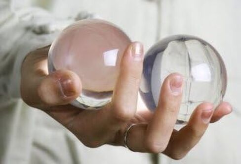 Clear Acrylic Contact Juggling Ball 45mm for Small Hands & Super Mini Transparent Practice Juggling Ball Sets Suitable for Multiple Balls Contact Juggling (2 x 45 mm) in Saudi Arabia