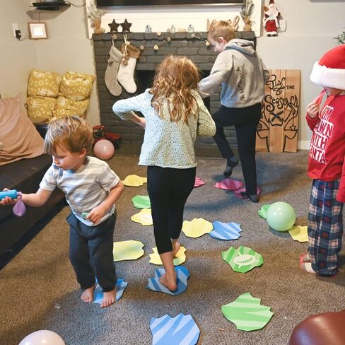 لعبة New Floor is Lava Popping Balloons التفاعلية - مثل التوازن المتدرج، الأعاصير، دقيقة للفوز بها - لعبة لوحية عائلية، لعبة للحفلات، لعبة أرضية للأطفال - آمنة للاستخدام الداخلي والخارجي (إصدار خاص) in Kuwait