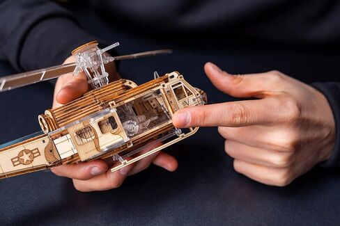 فيتير موديلز مجموعة نموذج طائرة هليكوبتر فالكيرجا - نموذج عالي الجودة للبالغين - هيكل متين من الخشب الرقائقي والبلاستيك - محرك باب مفتوح - مروحة متحركة in Kuwait