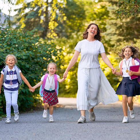 30 قطعة من لوازم العودة الى المدرسة، تشكيلة ميداليات من ستة تصاميم 1.8 انش لجائزة اليوم الاول من المدرسة، ميداليات الترحيب بالعودة الى المدرسة مع شريط رقبة لهدايا حفلات الاطفال في رياض الاطفال in Kuwait