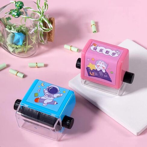 إضافة الطوابع الرقمية الأسطوانية وطرح الطوابع الرقمية المتدحرجة، مناسبة للوازم المدرسية لرياض الأطفال مع زجاجتين من الحبر (''الإضافة والطرح والضرب والقسمة'') (القسم، الأزرق) in Kuwait