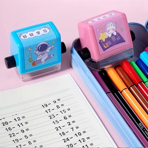 إضافة الطوابع الرقمية الأسطوانية وطرح الطوابع الرقمية المتدحرجة، مناسبة للوازم المدرسية لرياض الأطفال مع زجاجتين من الحبر (''الإضافة والطرح والضرب والقسمة'') (القسم، الأزرق) in Kuwait
