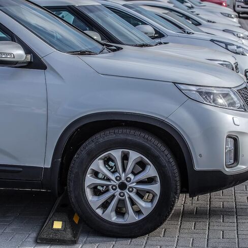 4 قطع من سدادات وقوف السيارات شديدة التحمل من المطاط بلون اسود لموقف السيارات والجراج مع خطوط عاكسة صفراء للسيارات والشاحنات والمقطورة والممرات in Kuwait