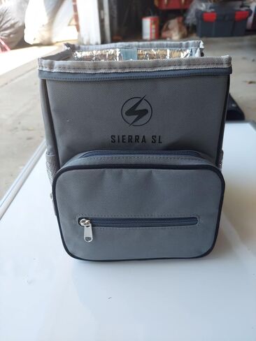 حاوية قمامة السيارة Sierra SL مع غطاء بسحاب وبطانة قابلة للإزالة للمركبات الترفيهية وسيارات الدفع الرباعي والشاحنات والقوارب - سلة مهملات السيارة المتينة مع جيوب تخزين - صندوق قمامة بسعة 2 جالون - زخرفة سوداء in Saudi Arabia