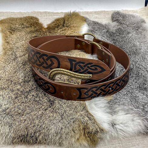 حزام بإبزيم منقوش من HiiFeuer Nordic، حزام فارس من الجلد الصناعي من العصور الوسطى الرجعية، LARP Cosplay للهالوين in Kuwait