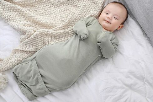 O2 BABY 100% Organic Cotton kimono Gown With Mittens & Fold-over Pouch in Kuwait