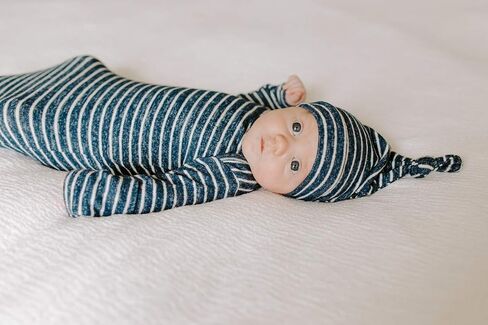 مجموعة هدايا حديثي الولادة من aden + anais Snuggle Knit مع ثوب أطفال معقود، وبطانية قماط، وقبعة للرضع، ومريلة باندانا، 0-3 أشهر، نجمة in Kuwait