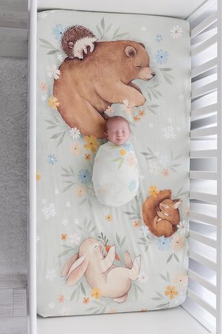 ملاءة سرير ملائمة مصنوعة من الساتان القطني بنسبة 100% من Rookie Humans: Enchanted Meadow. الحضانة الحديثة، استخدمها كخلفية لصور طفلك. حجم سرير الأطفال القياسي (52 × 28 بوصة) in Kuwait