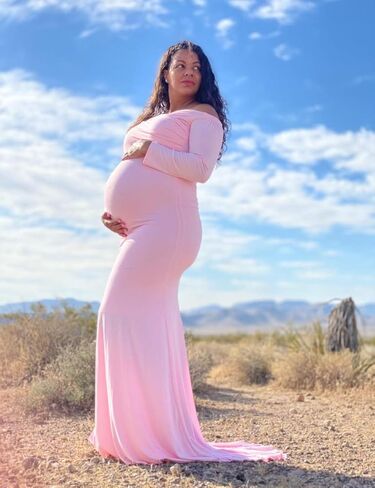 Maternity Elegant Fitted Maternity Gown Long Sleeve Cross-Front V Neck Slim Fit Maxi Photography Dress for Photoshoot in Saudi Arabia