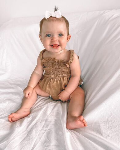 بدلة رومبير للفتيات حديثي الولادة بلون سادة مكشكشة كاجوال بدون أكمام بدلة صيفية مع عصابة رأس in Kuwait