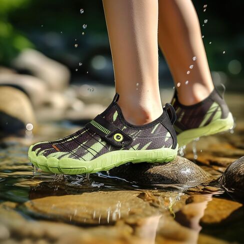 أحذية مائية للأطفال من SEEKWAY للأطفال الصغار والأولاد والبنات، جوارب مائية سريعة الجفاف وغير قابلة للانزلاق للرياضات الخارجية وحمام السباحة والمشي على الشاطئ in Kuwait