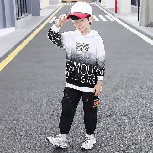 بدلة رياضية للأولاد بغطاء للرأس للأطفال مكونة من قطعتين سويت شيرت رياضي بصبغ التعادل وبنطلون الركض باللون الأسود in Kuwait