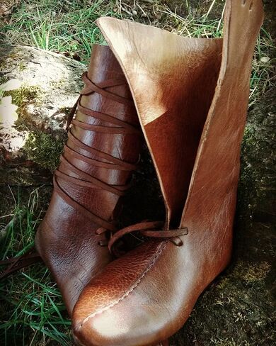 Mens Renaissance Medieval Cosplay Halloween Boots Faux Leather Mid Calf Lace Up Vintage Stage Pirate Viking Tied Shoes in Saudi Arabia
