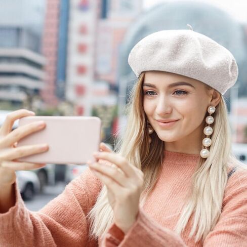 قبعات بيريه فرنسية للنساء - مجموعة بيريه نسائية كلاسيكية وأنيقة لأناقة بدون جهد، مثالية لأي مناسبة in Kuwait