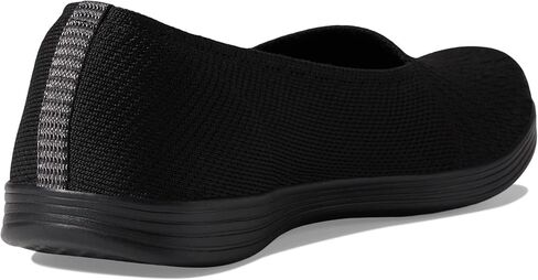 حذاء لوفر مسطح للنساء من Skechers أثناء التنقل in Kuwait