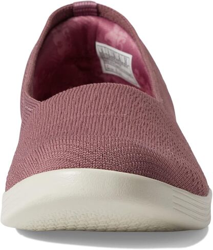حذاء لوفر مسطح للنساء من Skechers أثناء التنقل in Kuwait