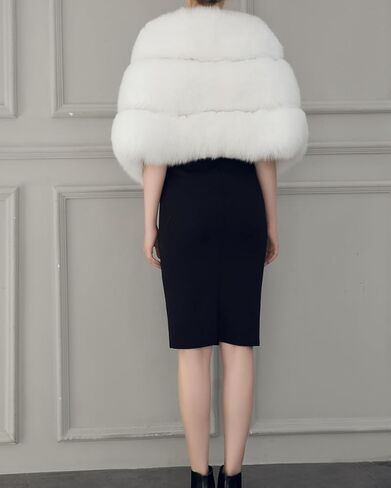 عباءة Amore Bridal النسائية الفاخرة للحفلات من فرو الثعلب الصناعي شال طويل للشتاء in Kuwait