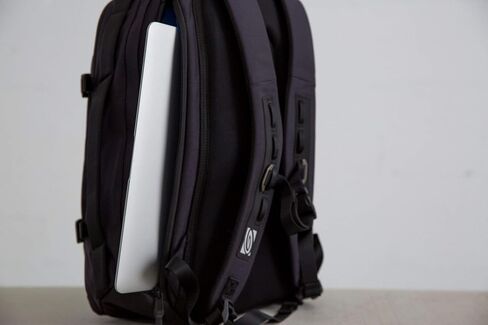 حقيبة الظهر Timbuk2 Never Check القابلة للتوسيع، Night Sky in Saudi Arabia