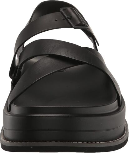 Chaco Townes Midform in Saudi Arabia