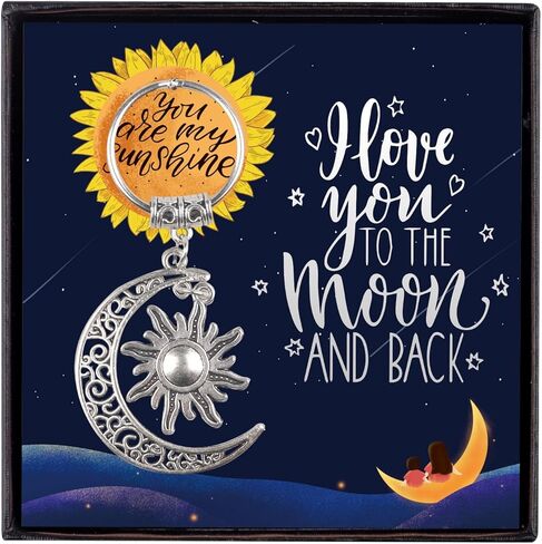 سلسلة مفاتيح الشمس والقمر، أحبك إلى القمر وهدايا الظهر، هدايا عيد ميلاد للشباب والشابات، مع تغليف الهدايا in Kuwait