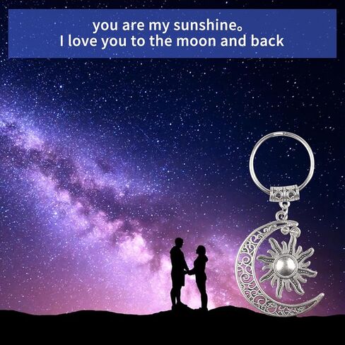 سلسلة مفاتيح الشمس والقمر، أحبك إلى القمر وهدايا الظهر، هدايا عيد ميلاد للشباب والشابات، مع تغليف الهدايا in Kuwait