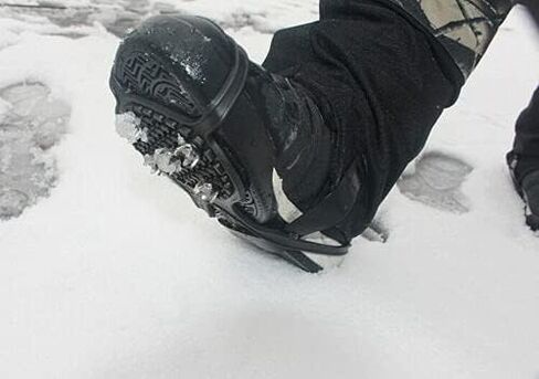 TreereSea Ice Spikes for Shoes, Universal Ice Cleats Ice Grips Non-Slip Shoe Grips for Ice Sports- Anti Slip Rubber Grips with 5 Steel Studs Crampon in Kuwait