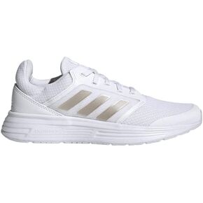 حذاء الجري Galaxy 5 للنساء من adidas، أبيض-شامبانيا معدني-هالة زرقاء، 9 in Kuwait