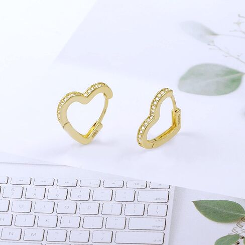 Lancharmed أقراط على شكل قلب صغير للفتيات لا تسبب الحساسية خفيفة الوزن 925 من الفضة الإسترليني CZ Love Huggie Hoop حلق هدية مجوهرات in Kuwait
