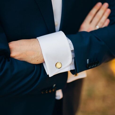 أزرار أكمام ذهبية أولية من LOYALLOOK للرجال، أزرار أكمام نحاسية مخصصة، أزرار أكمام على شكل حرف هدية للعريس، الزوج، الأب، الصديق in Kuwait