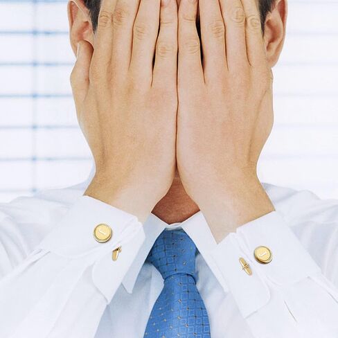 أزرار أكمام ذهبية أولية من LOYALLOOK للرجال، أزرار أكمام نحاسية مخصصة، أزرار أكمام على شكل حرف هدية للعريس، الزوج، الأب، الصديق in Kuwait