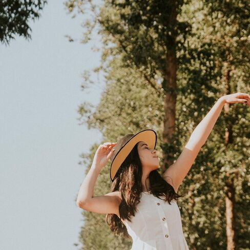 قبعات فيدورا ذات حافة عريضة بلونين للنساء والرجال من Gossifan مع قبعات كلاسيكية ذات حزام مرقع in Kuwait