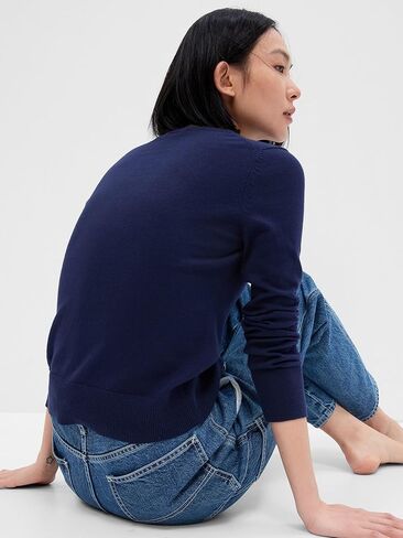 Gap Women's Crewneck Cardigan in Kuwait