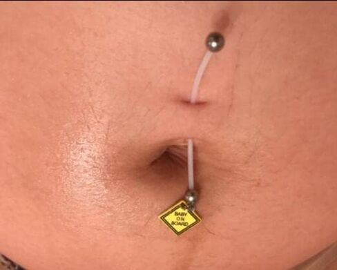 D.Bella 14G حلقات زر البطن للحمل مع كرات بديلة مرنة من Bioplast Sport للأمومة حلقة البطن للنساء والفتيات مثبت ثقب السرة 1 1/2 بوصة (38 مم) in Kuwait
