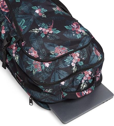 حقيبة ظهر مسطحة قابلة لإعادة التدوير للنساء من Vera Bradley، حقيبة ظهر مسطحة للسفر، أوراق الشجر الوردية، مقاس واحد in Kuwait