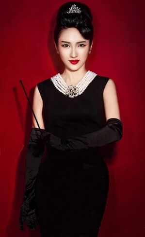 Audrey in a Bag Premium Iconic Holly Black Dress Complete Costume Set in Cotton Inspired by Old Hollywood Movies in Kuwait