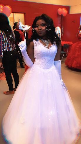 فساتين QXMYOO لحفلات Quinceanera الجميلة 16 فستان الأميرة للحفلات الراقصة للمراهقين in Kuwait