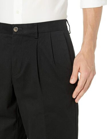Amazon Essentials Men's Classic-Fit Wrinkle-Resistant Pleated Chino Pant (Available in Big & Tall) in Saudi Arabia