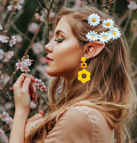 Acrylic Flower Earrings for Women,Double Daisy Drop Earrings,Resin Flowers Floral Earrings for Girl Teens Y2k Yellow White Flowers 60/70s Earrings in Saudi Arabia