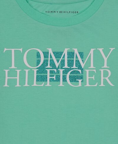تي شيرت قطني بأكمام قصيرة للفتيات من Tommy Hilfiger بتصميم مطبوع جرافيك وجزء داخلي بدون علامة in Kuwait