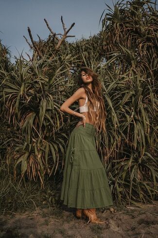 تنورة نسائية طويلة من القطن من Thaluta مع جيوب بخصر مطاطي in Kuwait