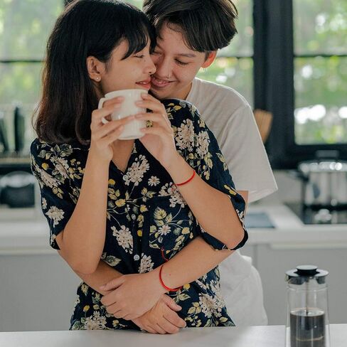 6 قطع سوار أحمر قابل للتعديل مع سوار مضفر عقدة Kabbalah للحماية، الحظ الجيد، الصداقة، التخرج، أعياد الميلاد، العشاق in Kuwait