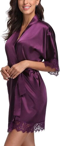 رداء نسائي من الساتان قصير مزين بالدانتيل رداء كيمونو لوصيفة العروس الاستعداد رداء لون نقي رداء حمام حريري ملابس نوم in Kuwait