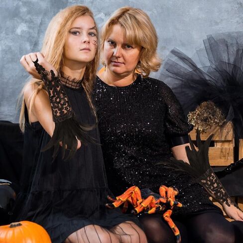 HONGTEYA 2PCS المرأة السوداء ريشة الدانتيل قفازات طويلة الساحرة زي الملحقات للنساء، Gothis الدانتيل شبكة قفازات طويلة لعيد الهالوين حفل زفاف تأثيري in Kuwait