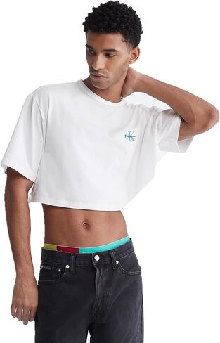 تيشيرت رجالي من Calvin Klein ذو أكمام قصيرة ذو أكمام قصيرة ورقبة مستديرة من This is Love Pride in Saudi Arabia