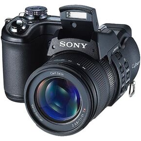 Sony DSC-F828 8MP Digital Camera with 7x Optical Zoom in Kuwait