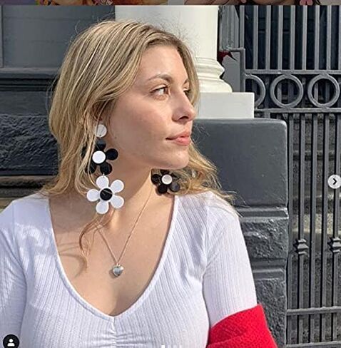 Big Acrylic daisy flower Dangle Earrings White & Black Statement Fashion Women Girls Drop Earrings in Kuwait