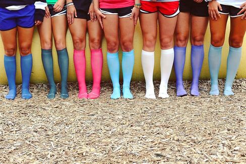 Hocsocx Unisex Performance Liner Socks, Moisture Wicking, Rash & Blister Protection for Field & Ice Hockey, Soccer, Skiing, Hiking, Boot Sock, Medium in Saudi Arabia