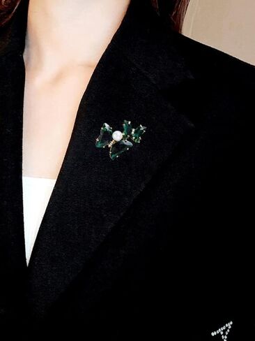 دبابيس بروش على شكل فراشة بلون اخضر كريستالي مرصع بحجر الراين واللؤلؤ للنساء والبنات، هدية مجوهرات عصرية معدنية، بدون احجار كريمة, معدن, بدون أحجار كريمة in Kuwait